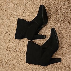 EXPRESS BLACK SLIP ON BOOTS